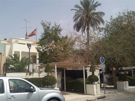 spain embassy in kuwait address