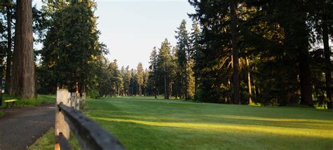 Spanaway Lake Golf Course: Secret Deals & Stunning Views You're Missing Out On!