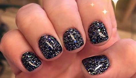 Sparkling Shine: Stylish Nails For A Trendsetting Look!