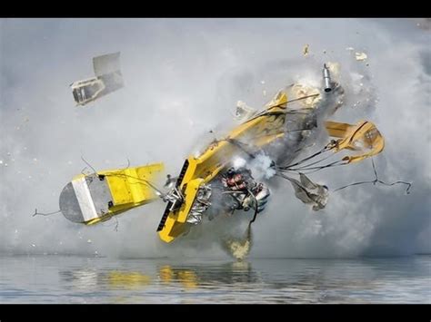 speed boat crashes youtube