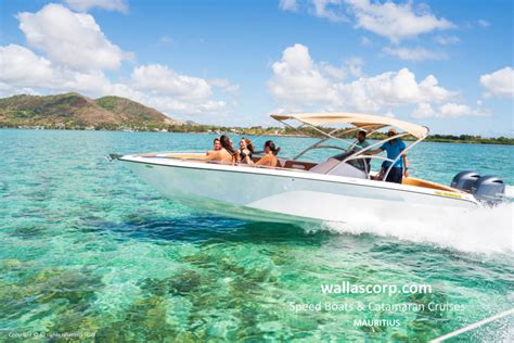 speedboat Mauritius lagoon