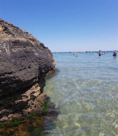 Scopri la bellissima Spiaggia Fuggiasca: perfetta per le tue vacanze in Italia!