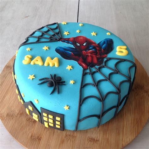 Spiderman taart in 2021 Taart, Spiderman, Cupcakes