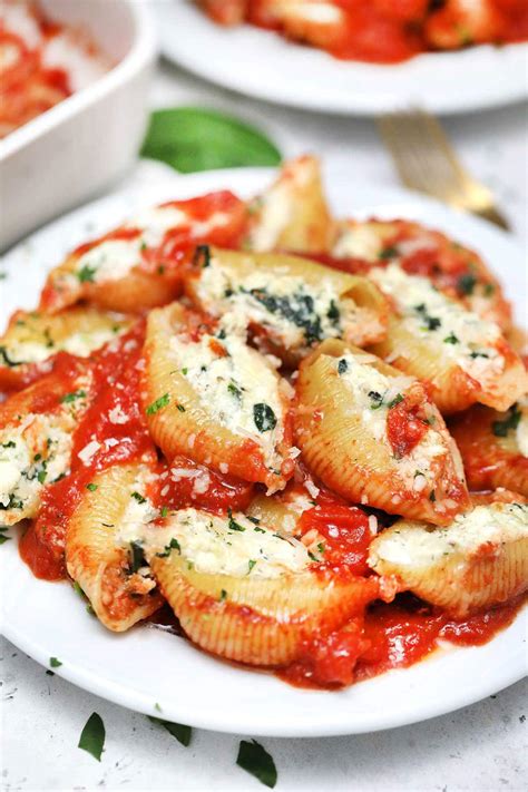 Image of spinach and ricotta stuffed shells