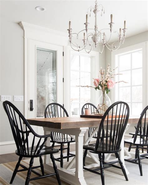 spindle back dining room chairs