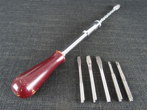 Spiral Ratchet Screwdriver Description