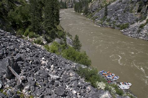 Split Rock Rapid Salmon River