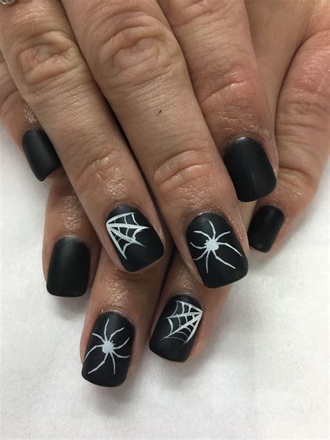 Spooky Nails Spider Web