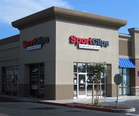 sport clips business hours