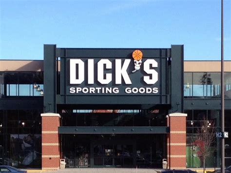 sporting goods stores in nashua nh