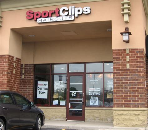 sports clips opening time