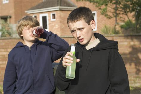 spozywanie alkoholu przez młodziez