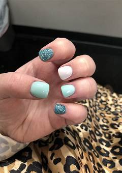 Spring Nails 2023: The Hottest Trend In Dip Powder