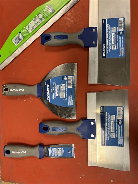 Squeegee Knife Vs Taping Knife