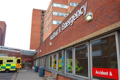 st george's hospital urgent care centre