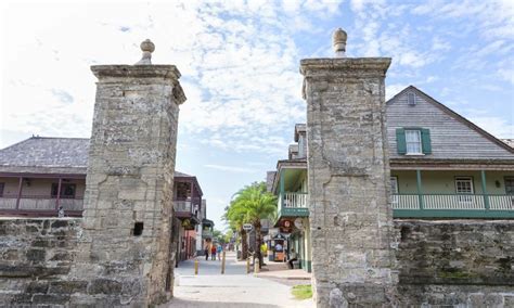 St George Inn near the fort