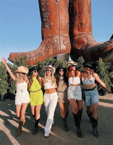 Stagecoach Outfits