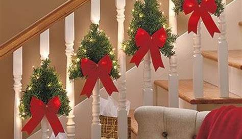 Stair Banister Christmas Decorating Ideas