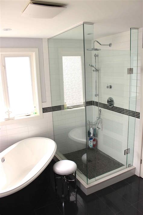 23 Stand Alone Tub With Shower — BreakPR Appartement salle de bains design