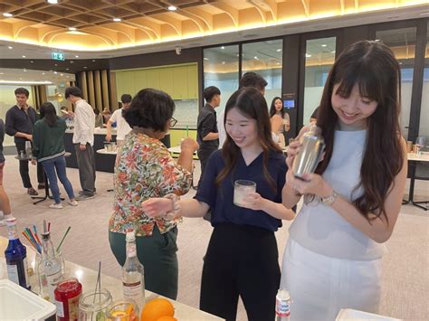 stand out cocktail class