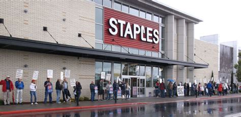 Staples Clackamas Oregon