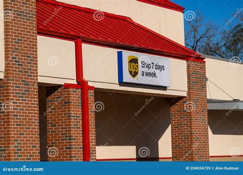 staples ups drop off