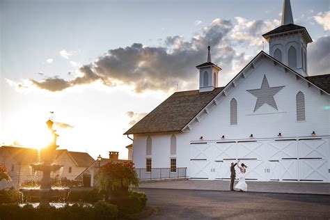 10+ Star Barn Wedding