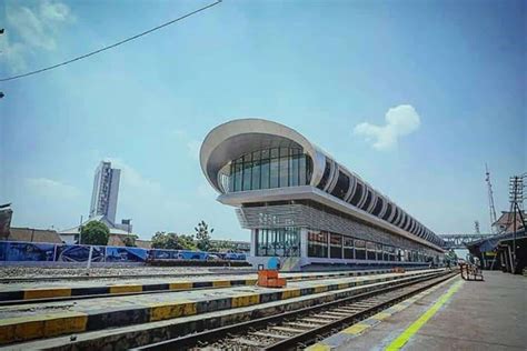 stasiun kereta api terbesar di indonesia