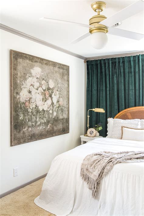 statement art guest bedroom
