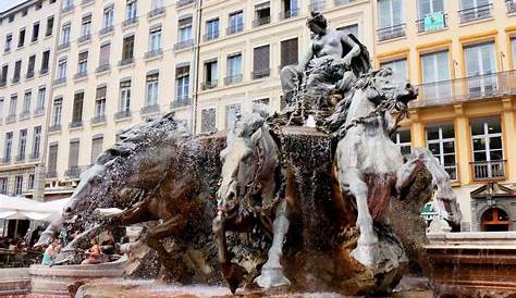 Statue Place Des Terreaux Lyon ♦ ♦ Frankreich , Lion
