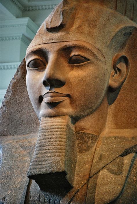 statue of ramesses
