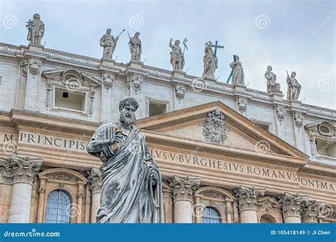 Statues Around The Vatican
