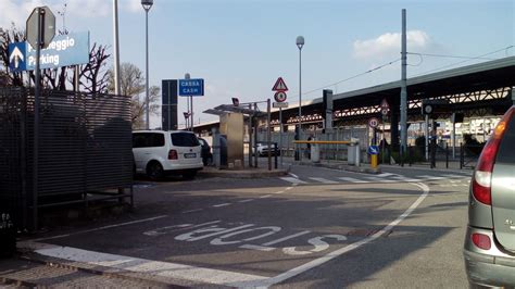 stazione milano rogoredo parcheggio