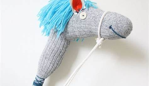 Stick Horses made out of socks_1 | Doe het zelf en knutselen, Handwerk