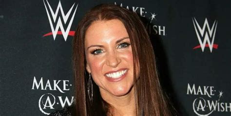 stephanie mcmahon shoe size