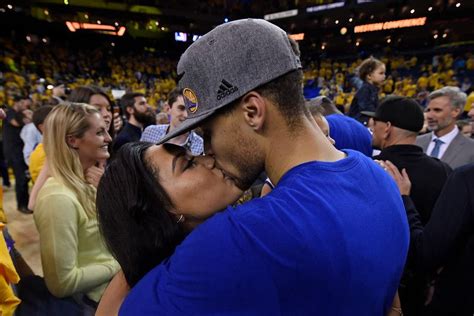 stephen curry wife kiss