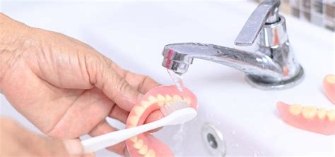 Steps For Cleaning Dentures