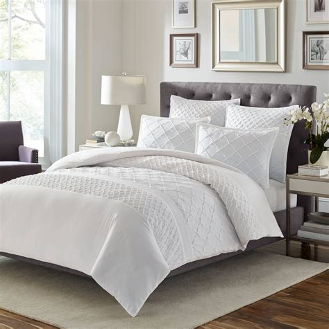 Stone Cottage White Comforter