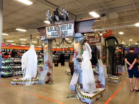 Store For Costumes