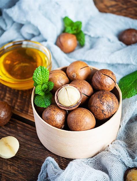 Storing Macadamia Nuts In-Shell