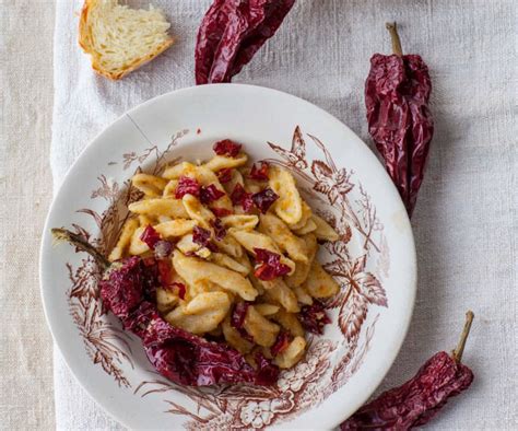 strascinati con mollica e peperoni cruschi