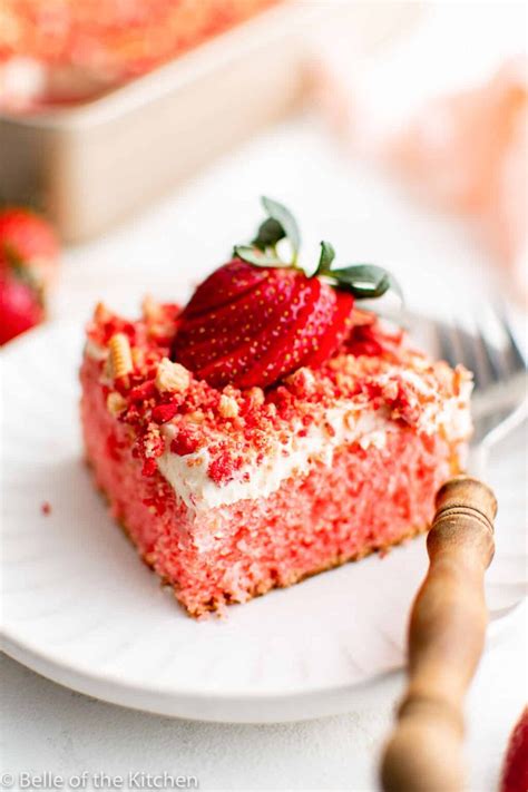 Strawberry Cake Crunch