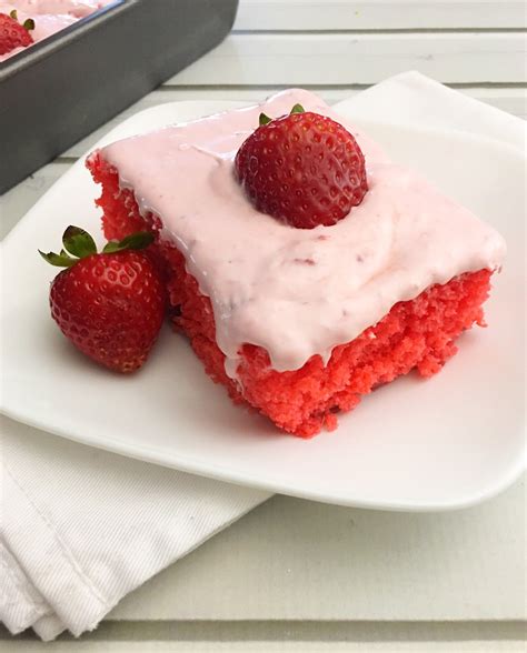 strawberry cake with jello powder