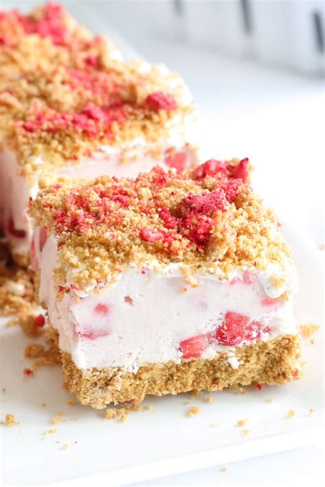 strawberry cheesecake bars with cake mix