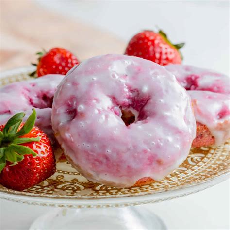 strawberry icing for donuts