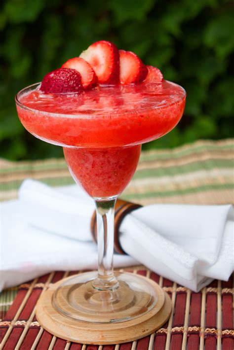 strawberry margarita glass blended