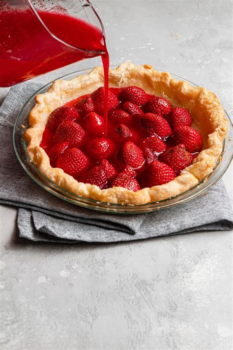strawberry pie made with jello
