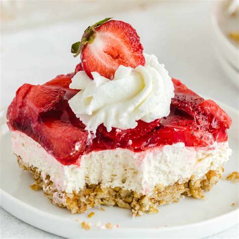 strawberry pretzel salad 9x9 pan