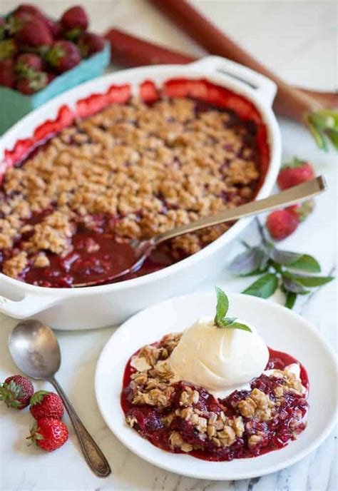 Strawberry Rhubarb Crisp Using Tapioca