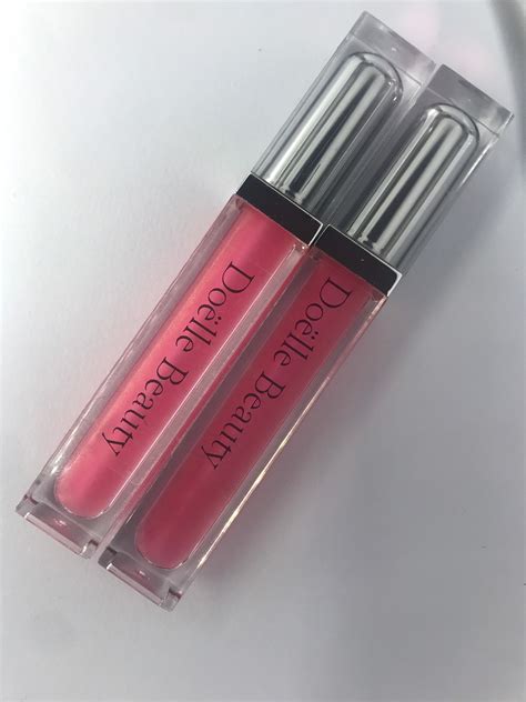 strawberry scented lip gloss